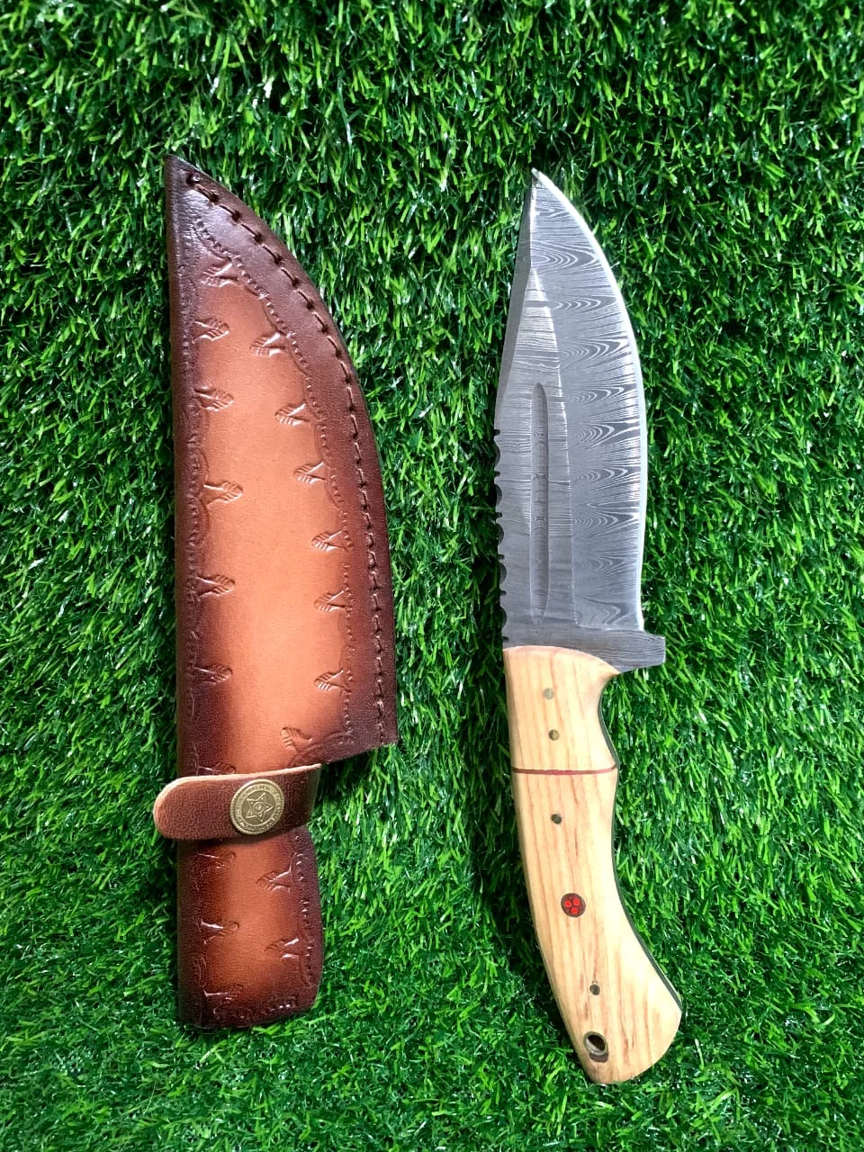 Handmade Damascus Hunting Skinner Knife 9" with Light Wood Handle & Mosaic Pin — view 2